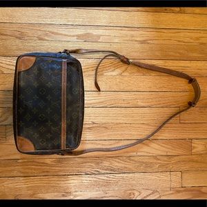 Louis Vuitton Trocadero 30 Monogram Leather Purse